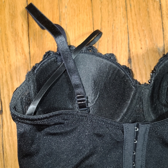 Bustier - Picture 6 of 7